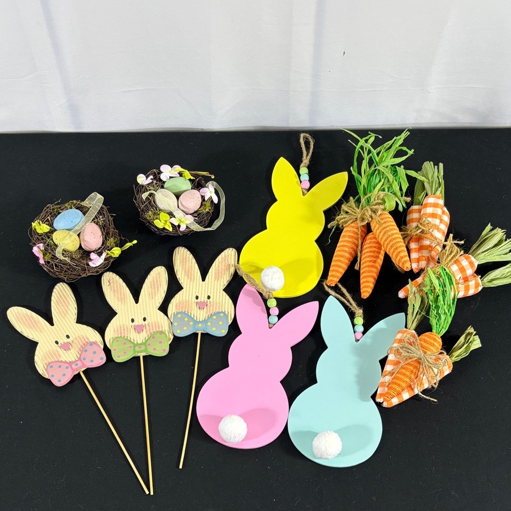 12 pieces Easter Bunny and Carrot Decor Set